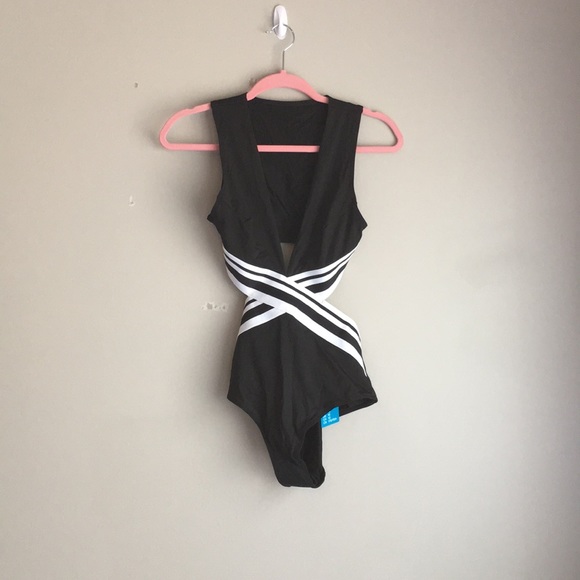 h&m black cut out swimsuit